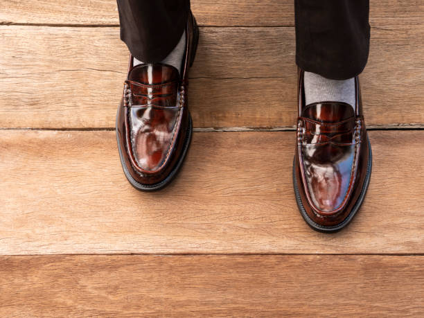 Une paire de loafers décontracté