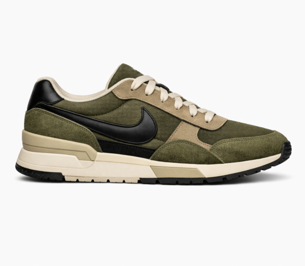 Baskets Nike de couleur verte kaki